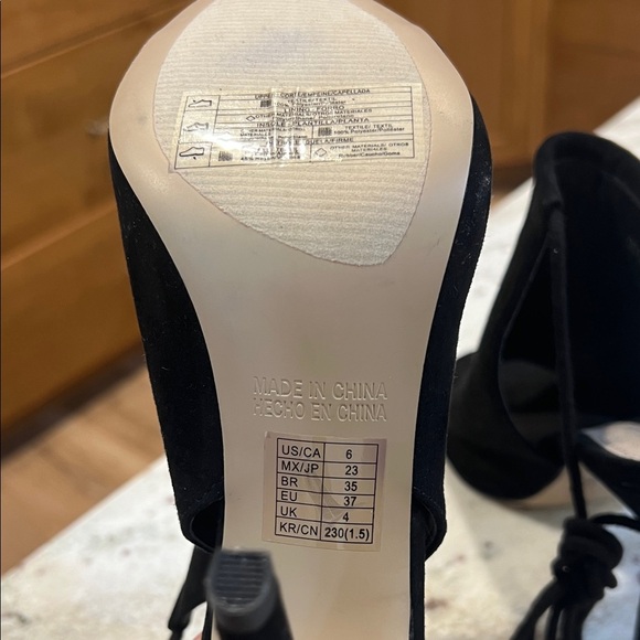 Elegant Black Women's Heeled Booties - Picture 6 of 6